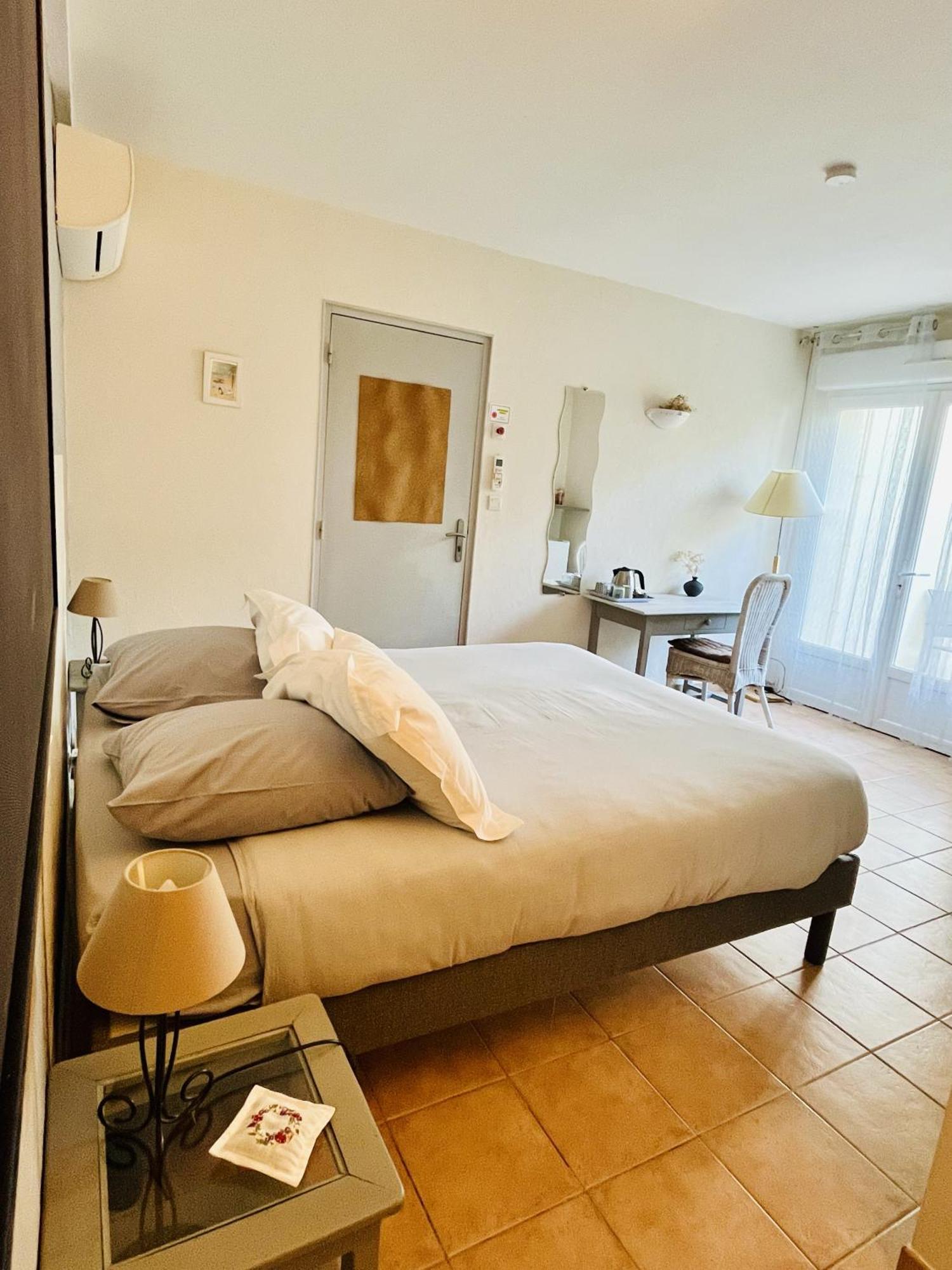 Mas Saint-Ange Bed & Breakfast Lunel  Exterior photo
