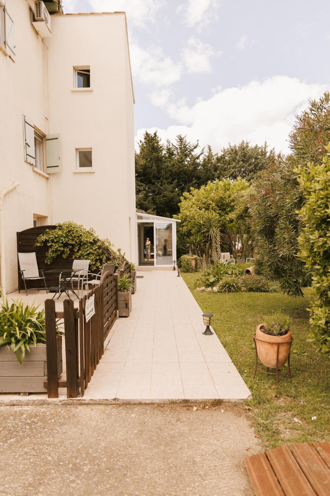 Mas Saint-Ange Bed & Breakfast Lunel  Exterior photo